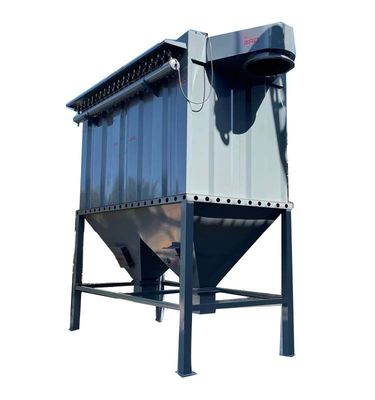Colector de polvo de 800 kg en la parte superior de un gran silo en una planta de cemento